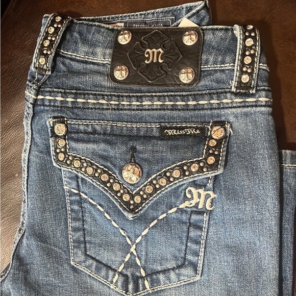 Beautiful jeans. - Picture 9 of 10